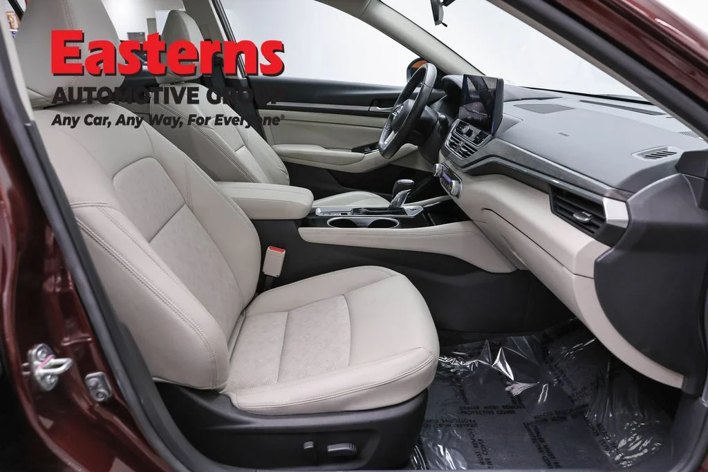 Used 2024 Red Nissan 2.5 SL image 24