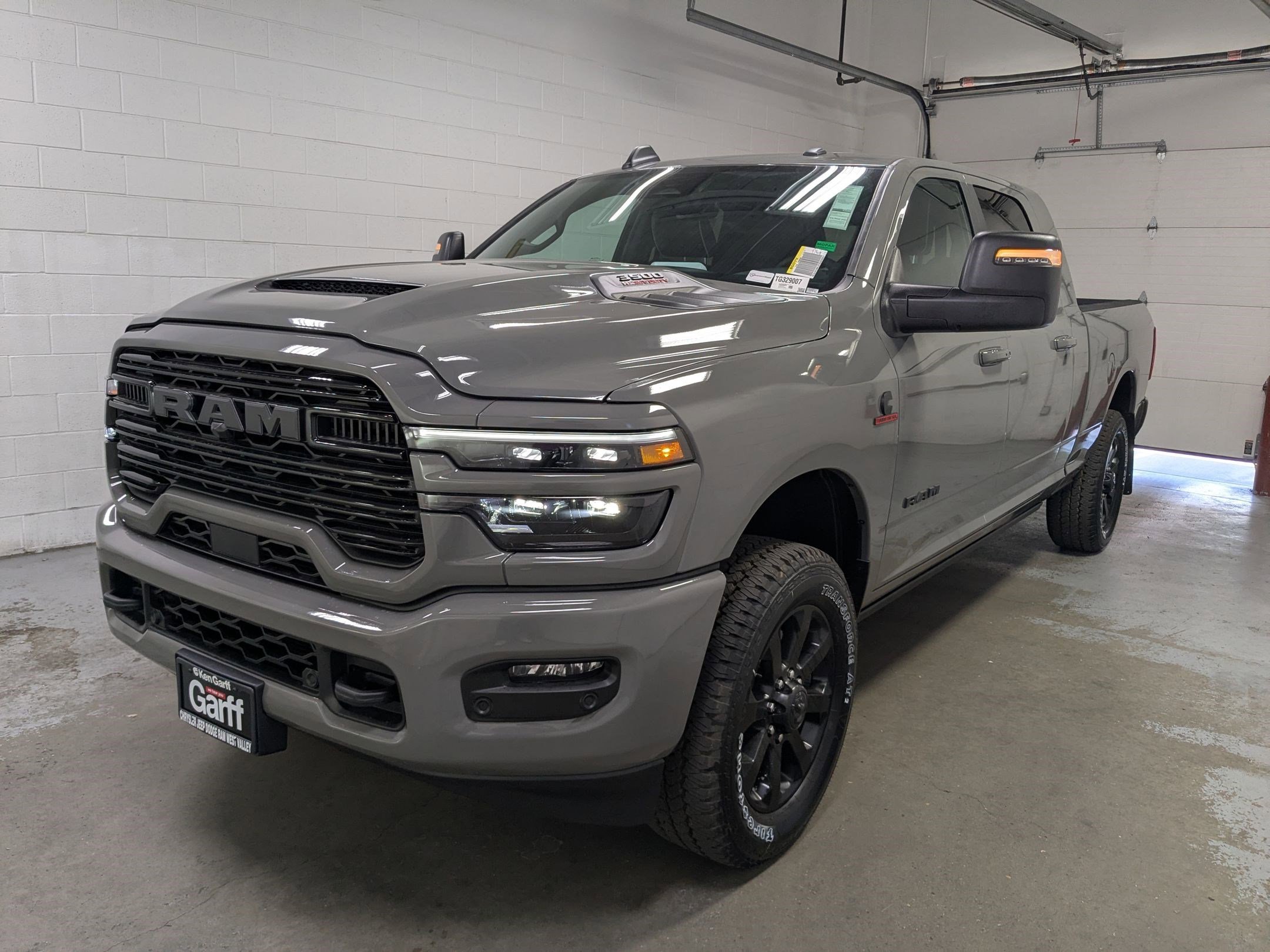 New 2026 Ceramic Gray Clear-Coat Exterior Paint RAM Laramie image 9