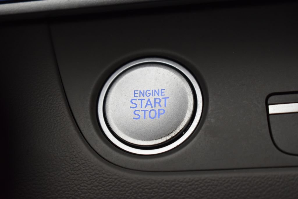 Used 2024 White Hyundai SEL image 15