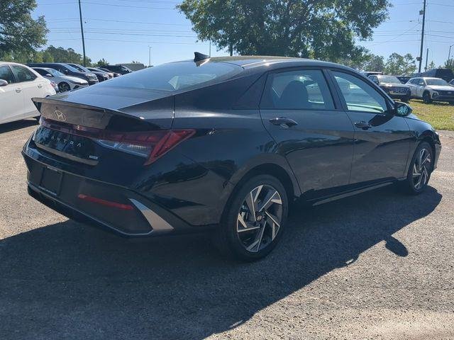 New 2025 Black Hyundai SEL Sport image 5