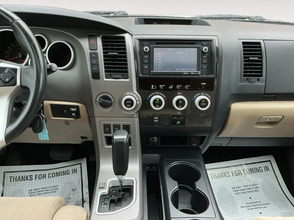 Used 2014 White Toyota SR5 image 14