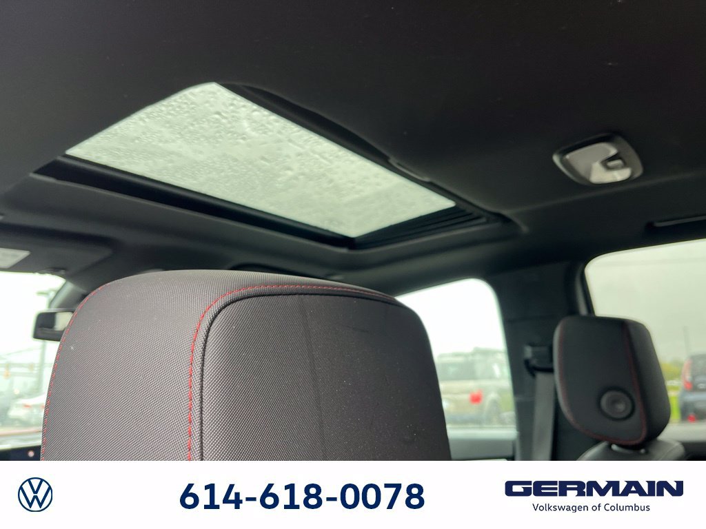 Used 2023 Red Chevrolet Z71 image 22