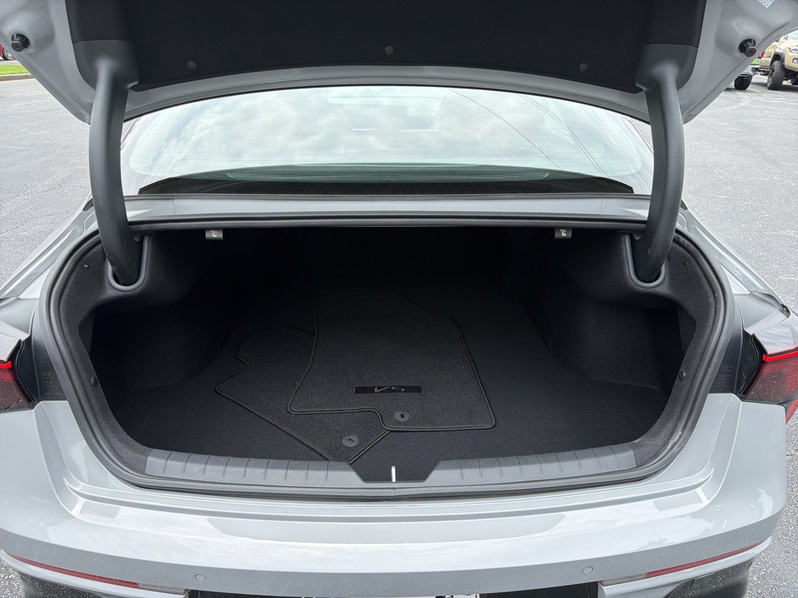 2025 Kia K5 GT-Line - Photo 18