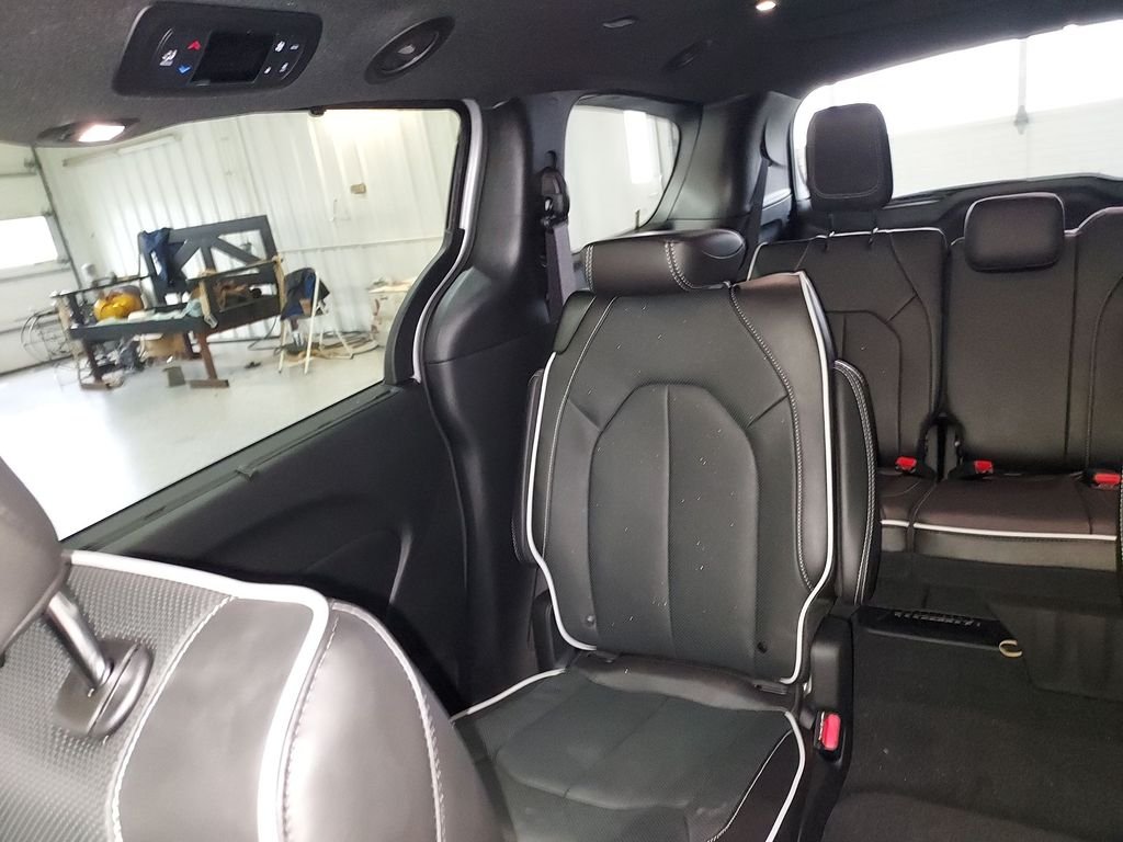 2026 Chrysler Pacifica Limited - Photo 12