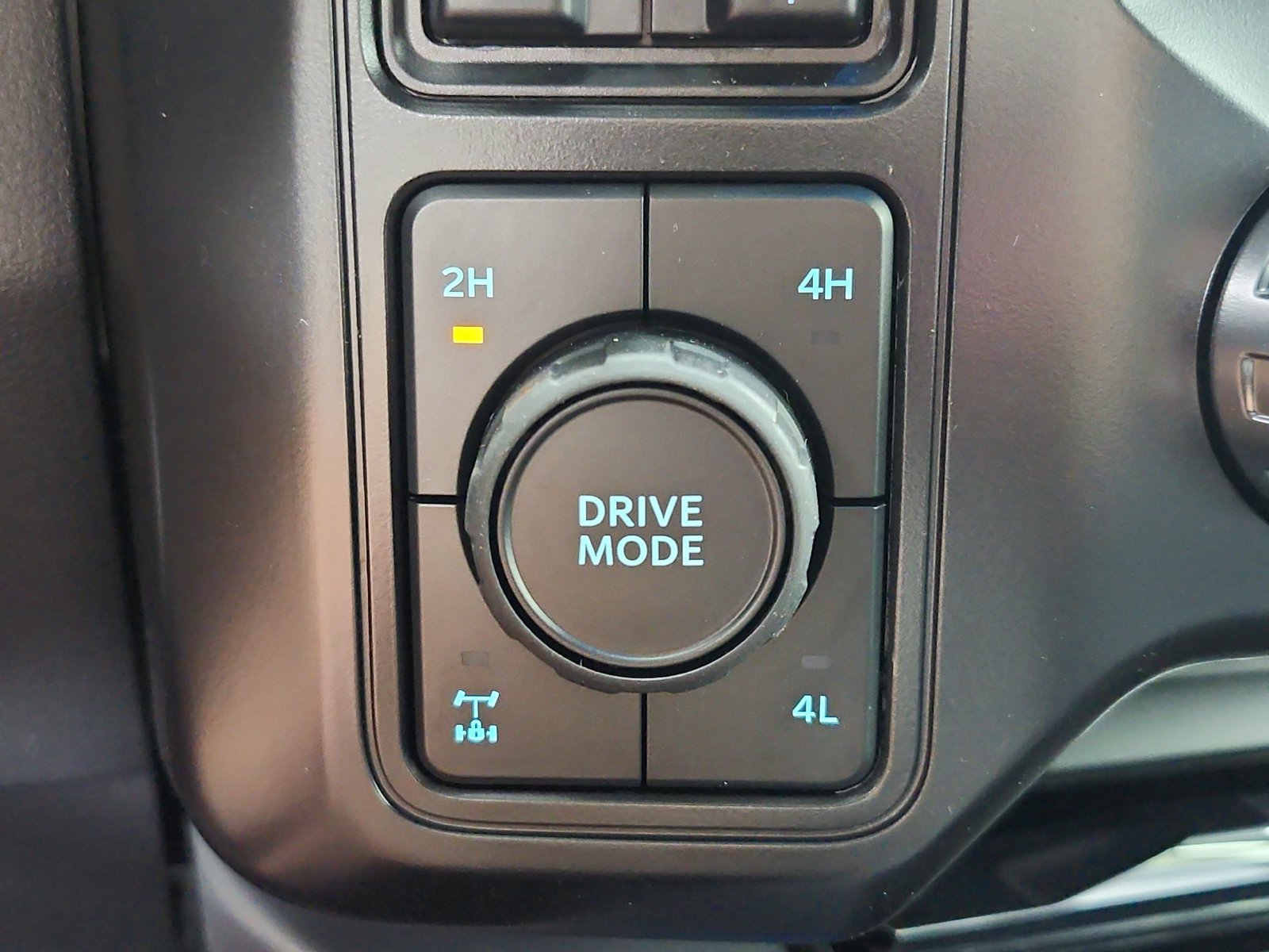 New 2027 Marsh Gray Metallic Ford F-250® Lariat® image 26