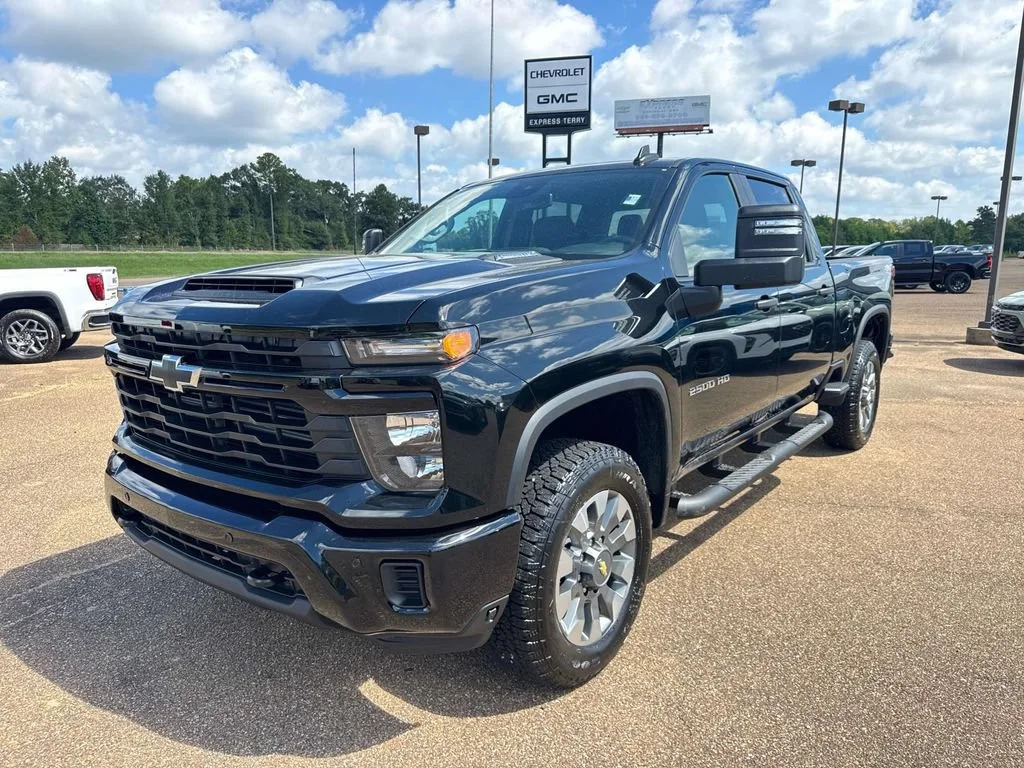 2026 Chevrolet Silverado 2500 HD Custom - Photo 3