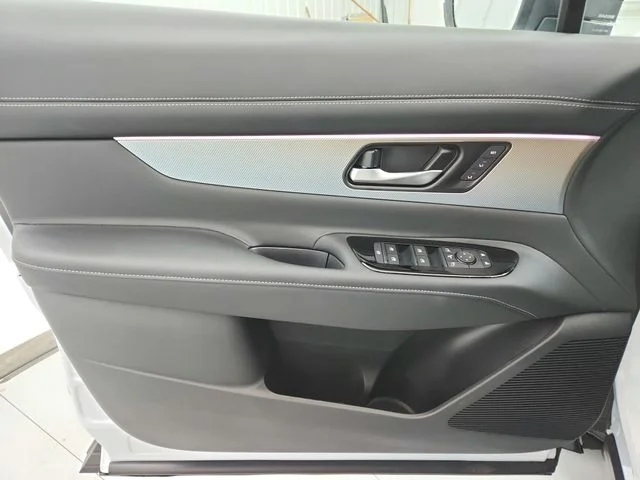 New 2026 White Nissan Platinum image 35