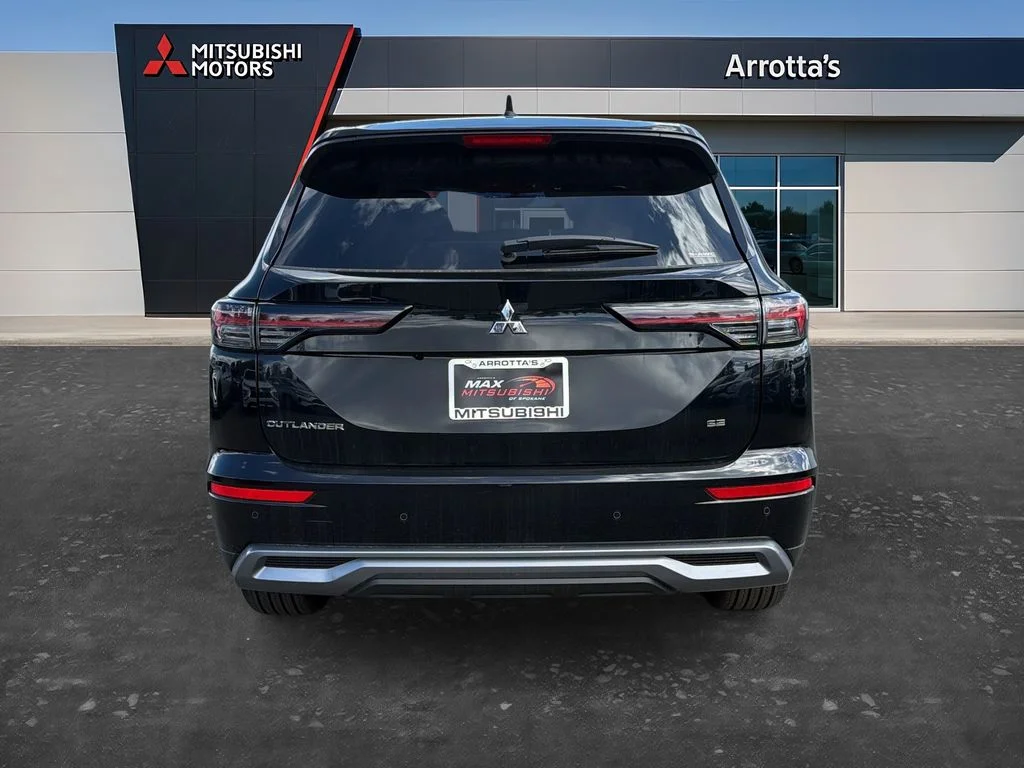 New 2026 Black Mitsubishi LE image 6