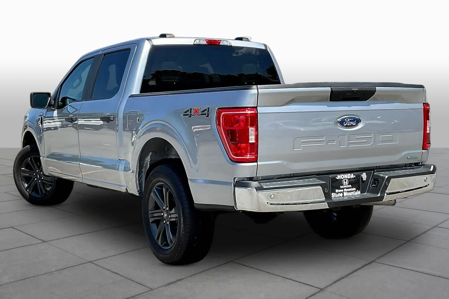 Used 2023 Iconic Silver Metallic Ford XLT image 23