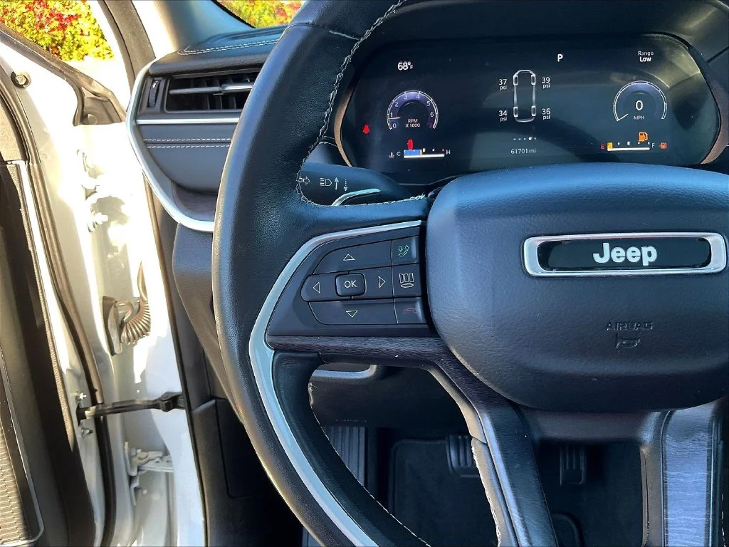 Used 2022 Bright White Clearcoat Jeep Limited image 13