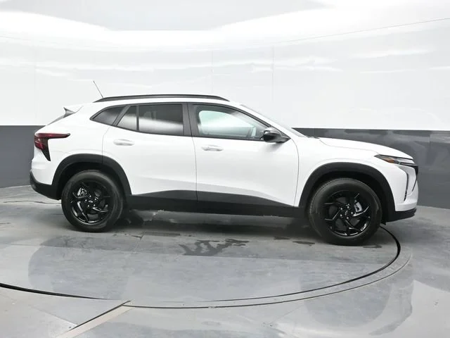New 2026 Summit White Chevrolet LT image 8