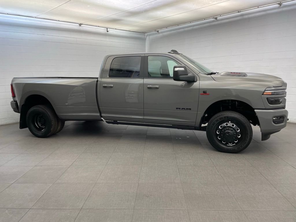 New 2026 Ceramic Gray Clear-Coat Exterior Paint RAM Laramie DRW image 2