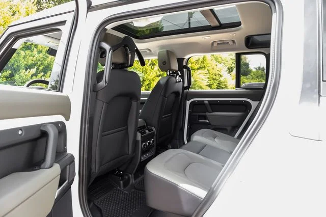 New 2026 Fuji White Land Rover S image 51
