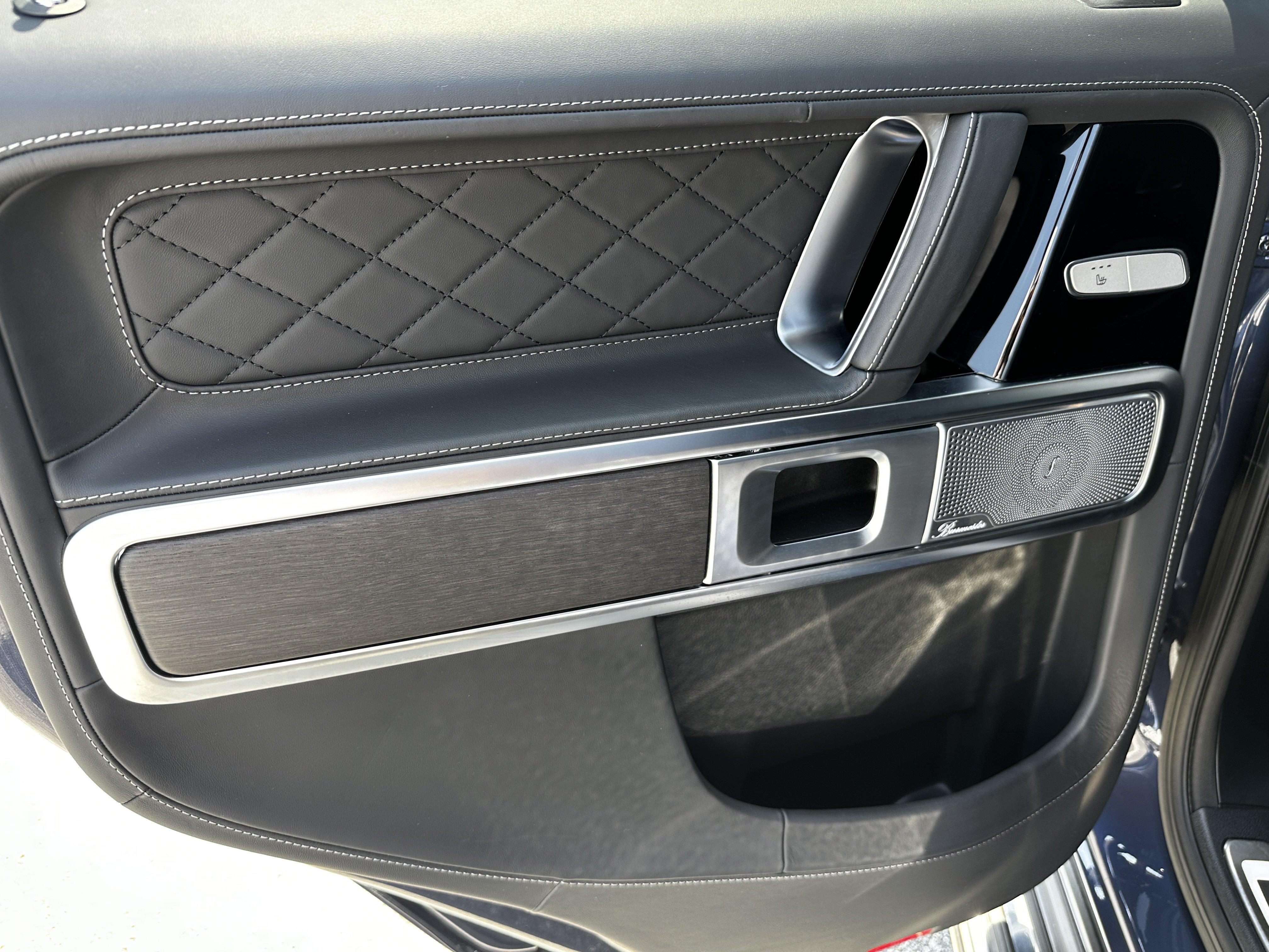 Certified Used 2025 Blue Mercedes-Benz G 550 image 25