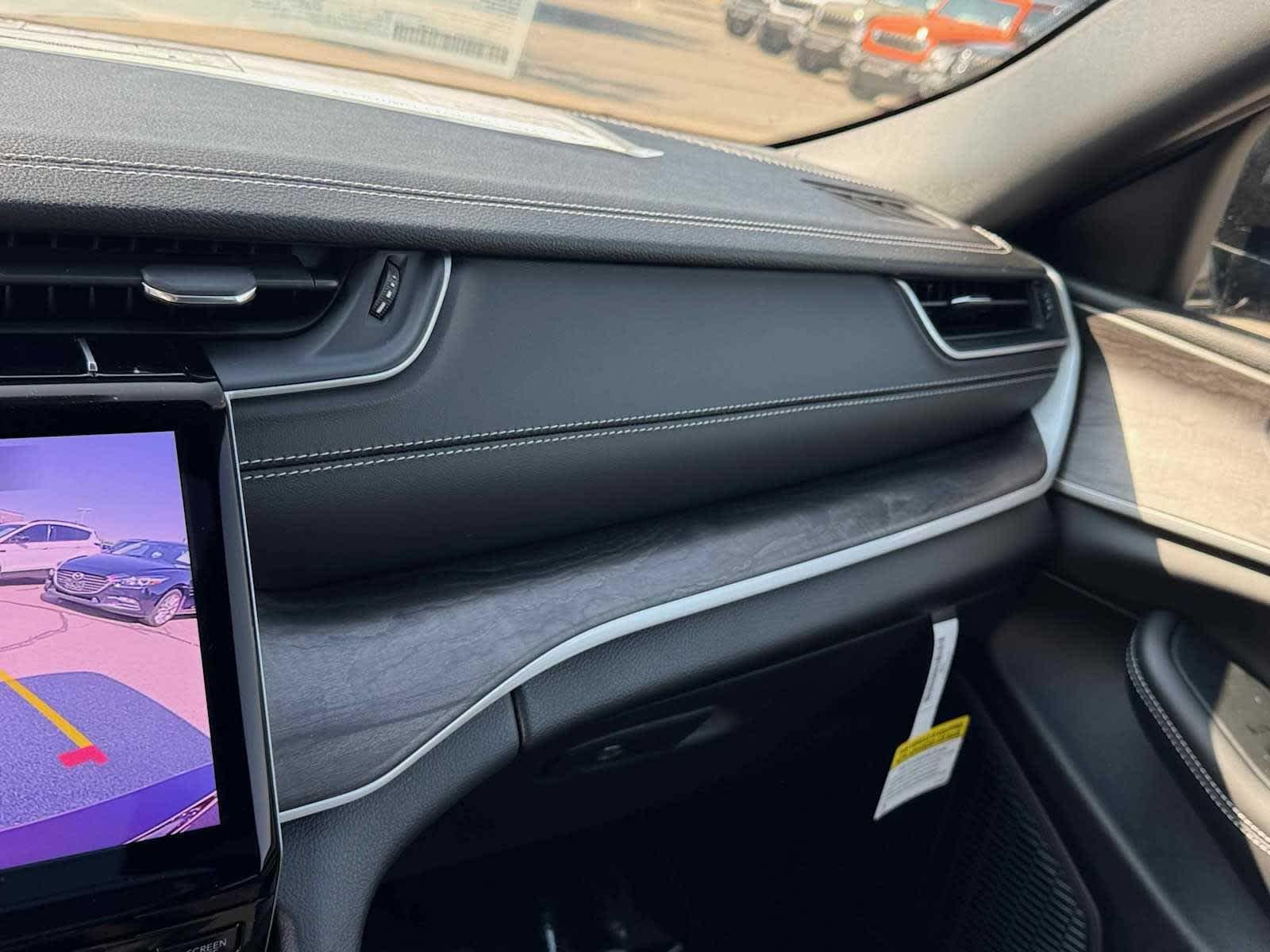 2025 Jeep Grand Cherokee L Limited - Photo 18