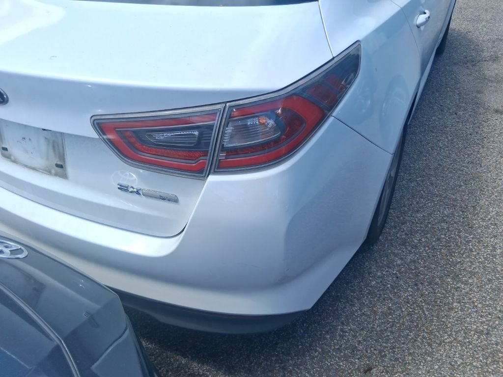Used 2014 White Kia EX image 5