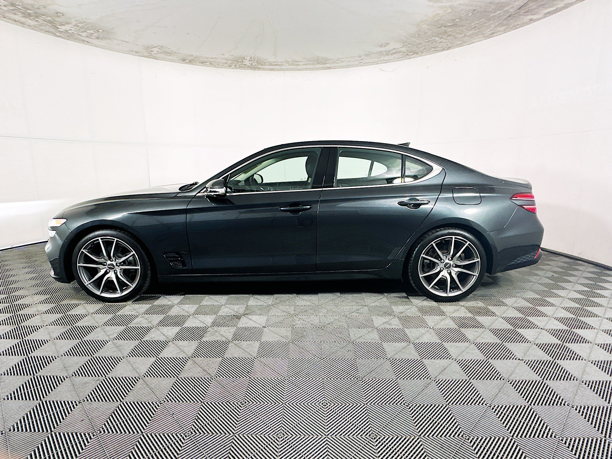 Used 2022 Black Forest Green Genesis 2.0T image 6
