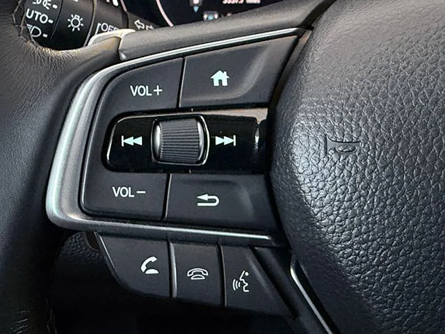 2021 Honda Accord Touring - Photo 11