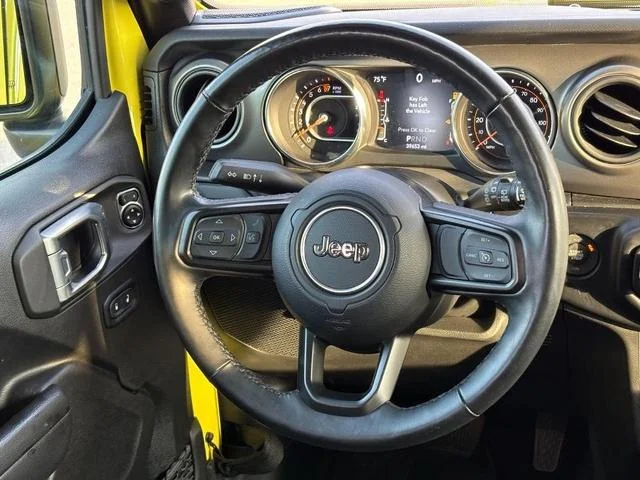Used 2022 High Velocity Clearcoat Jeep  image 12