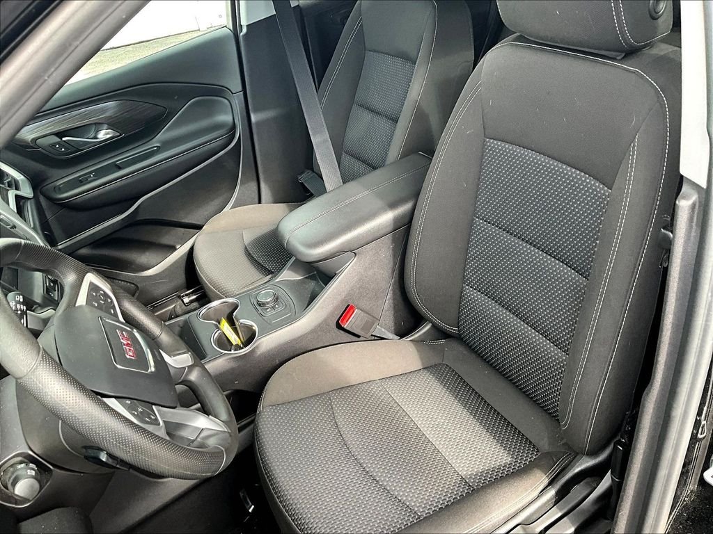 Used 2024 Ebony Twilight Metallic GMC SLE image 10