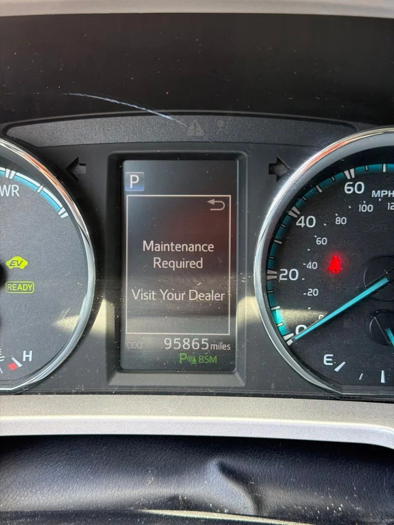 Used 2018 Silver Toyota XLE image 1