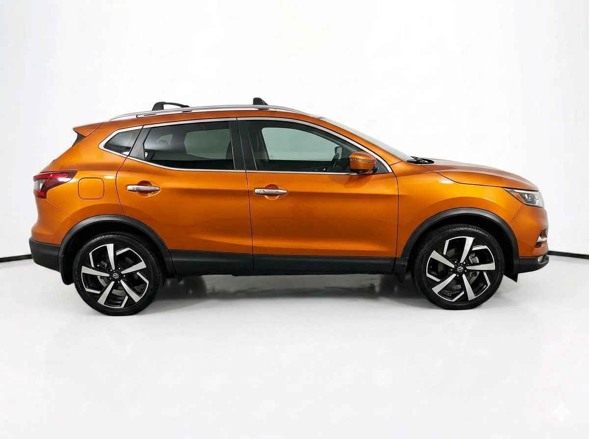 Used 2021 Monarch Orange Metallic Nissan SL image 4
