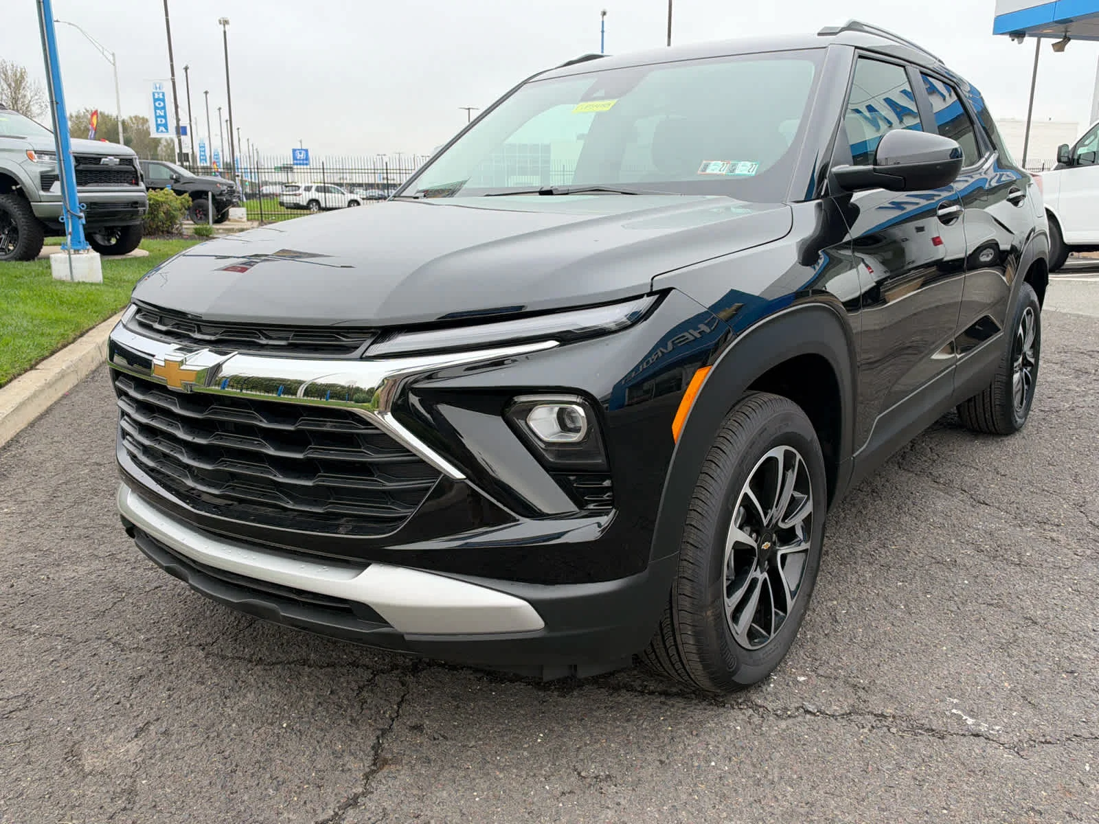 Used 2025 Mosaic Black Metallic Chevrolet LT image 3