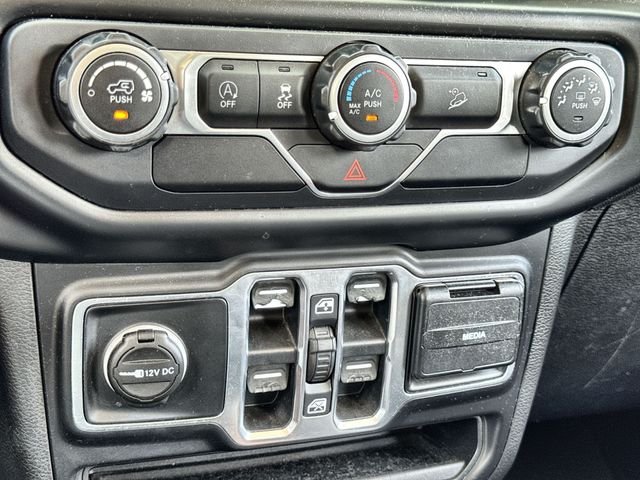 Used 2020 Silver Jeep Unlimited Sport S image 19