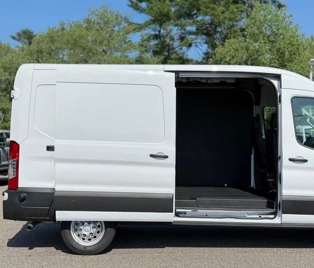 New 2026 Oxford White Ford Cargo Van image 4