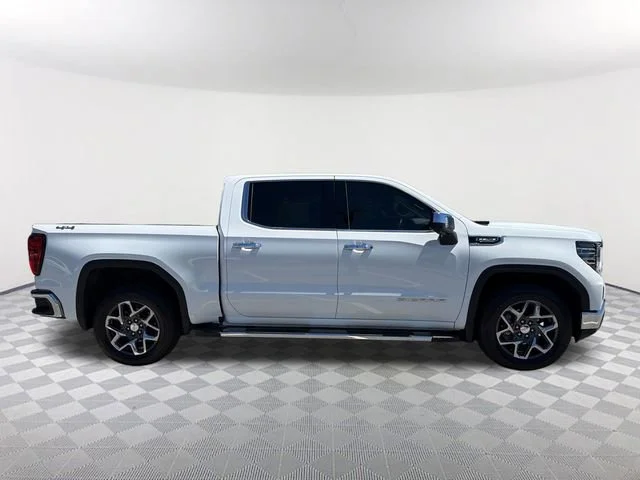 Used 2025 Summit White GMC SLT image 4