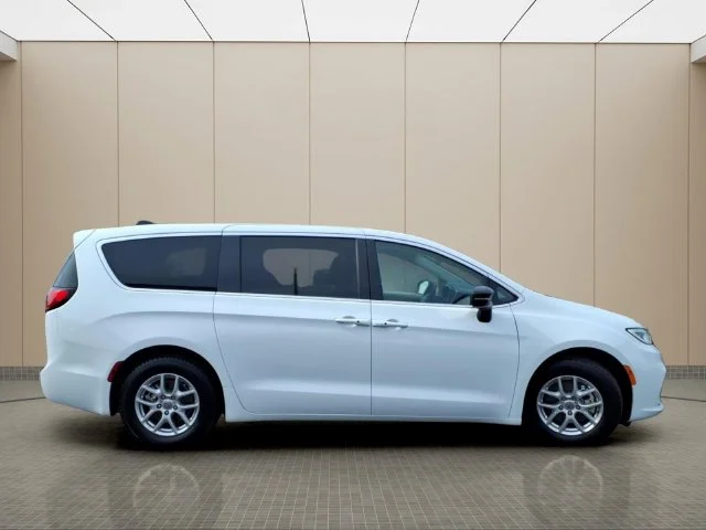 Used 2024 White Chrysler Touring L image 7