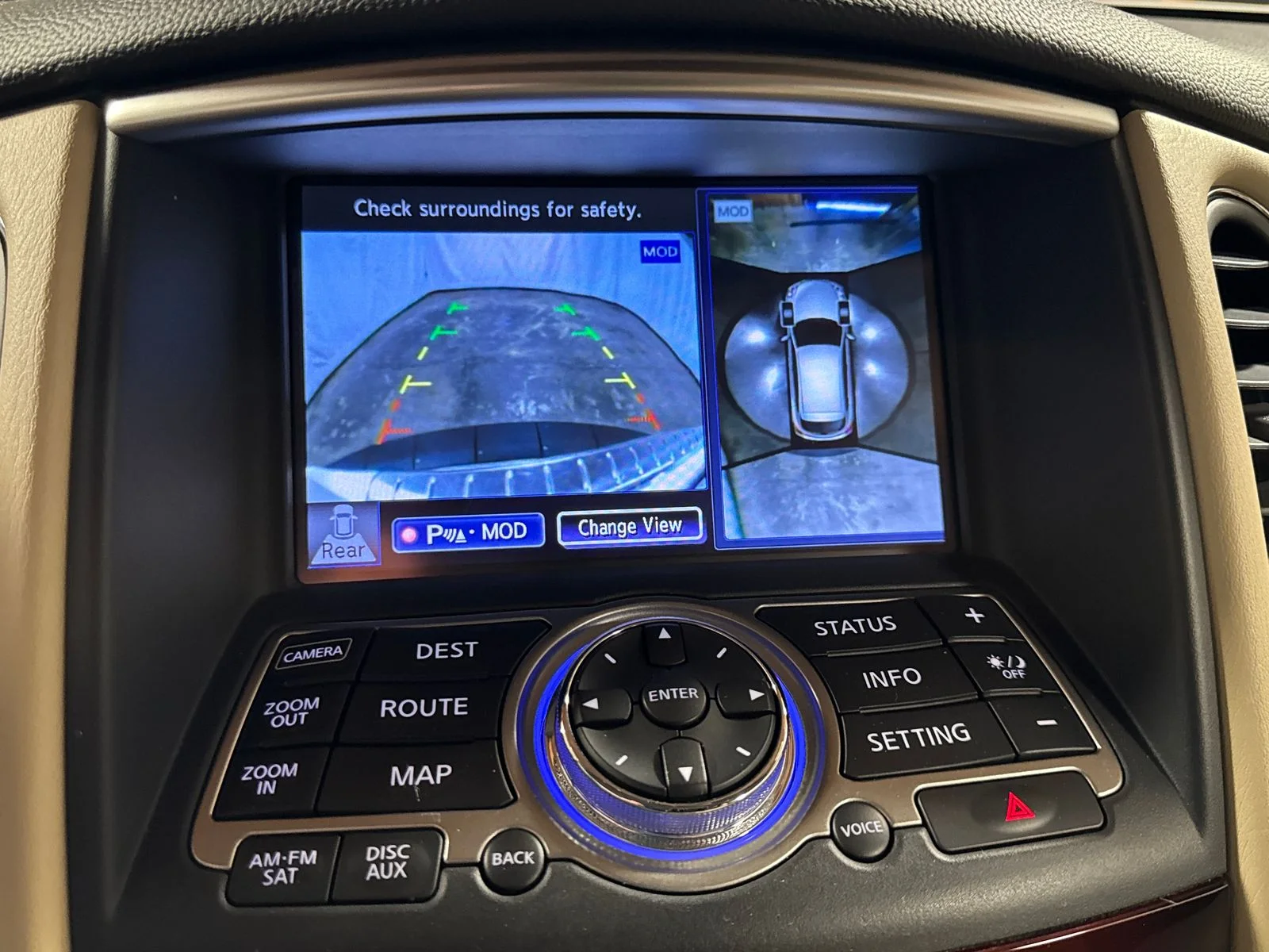 Used 2017 White INFINITI Base image 21
