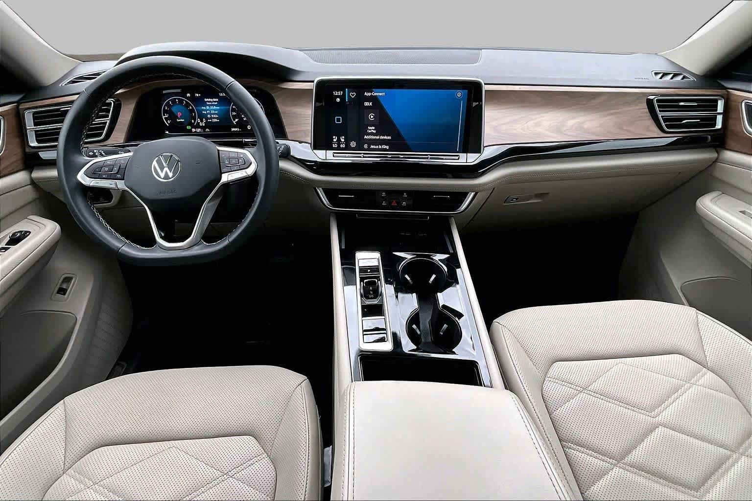 Used 2024 Pure White Volkswagen 2.0T SE w/Technology image 14