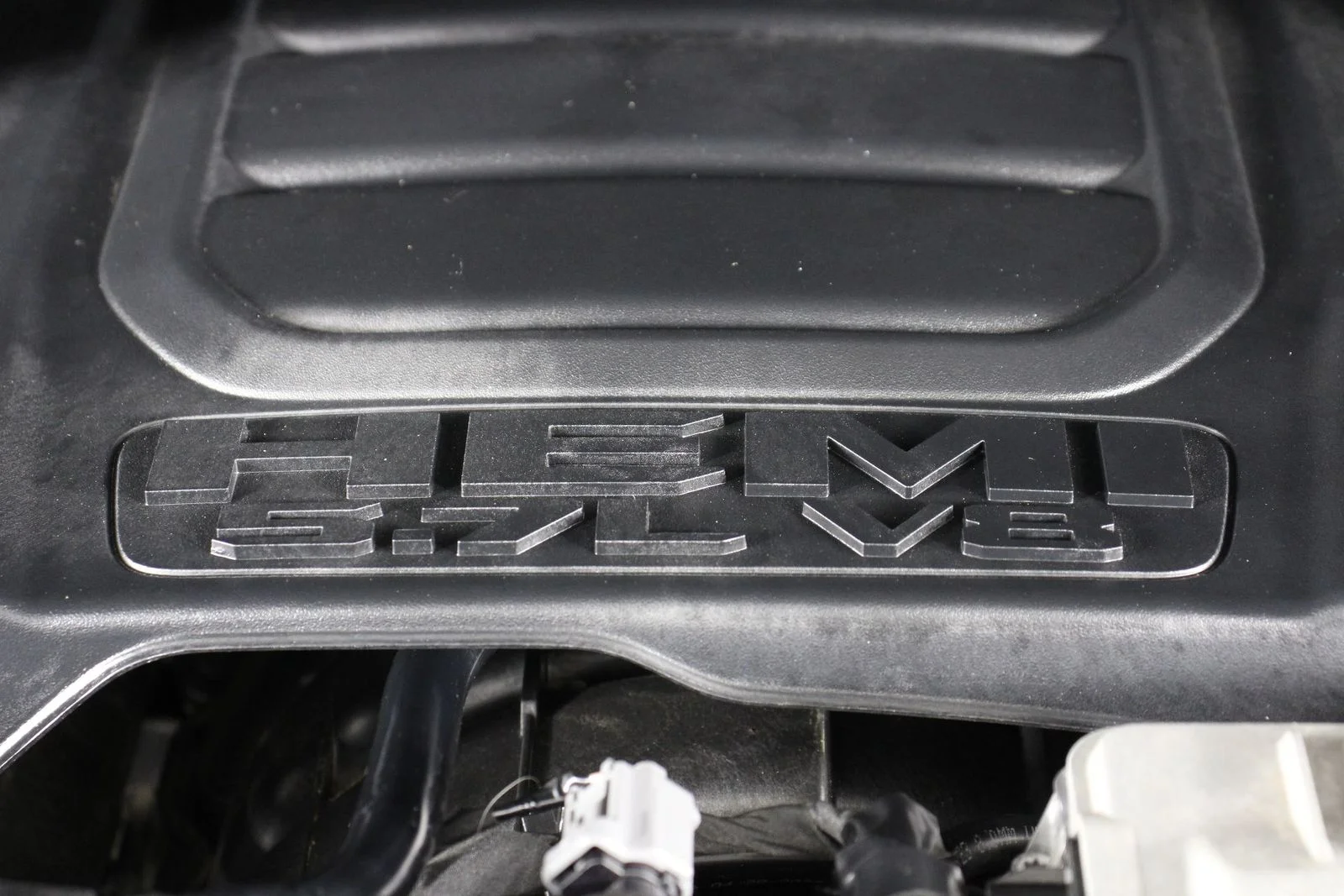 Used 2023 Billet Silver Metallic Clearcoat Ram Laramie image 23