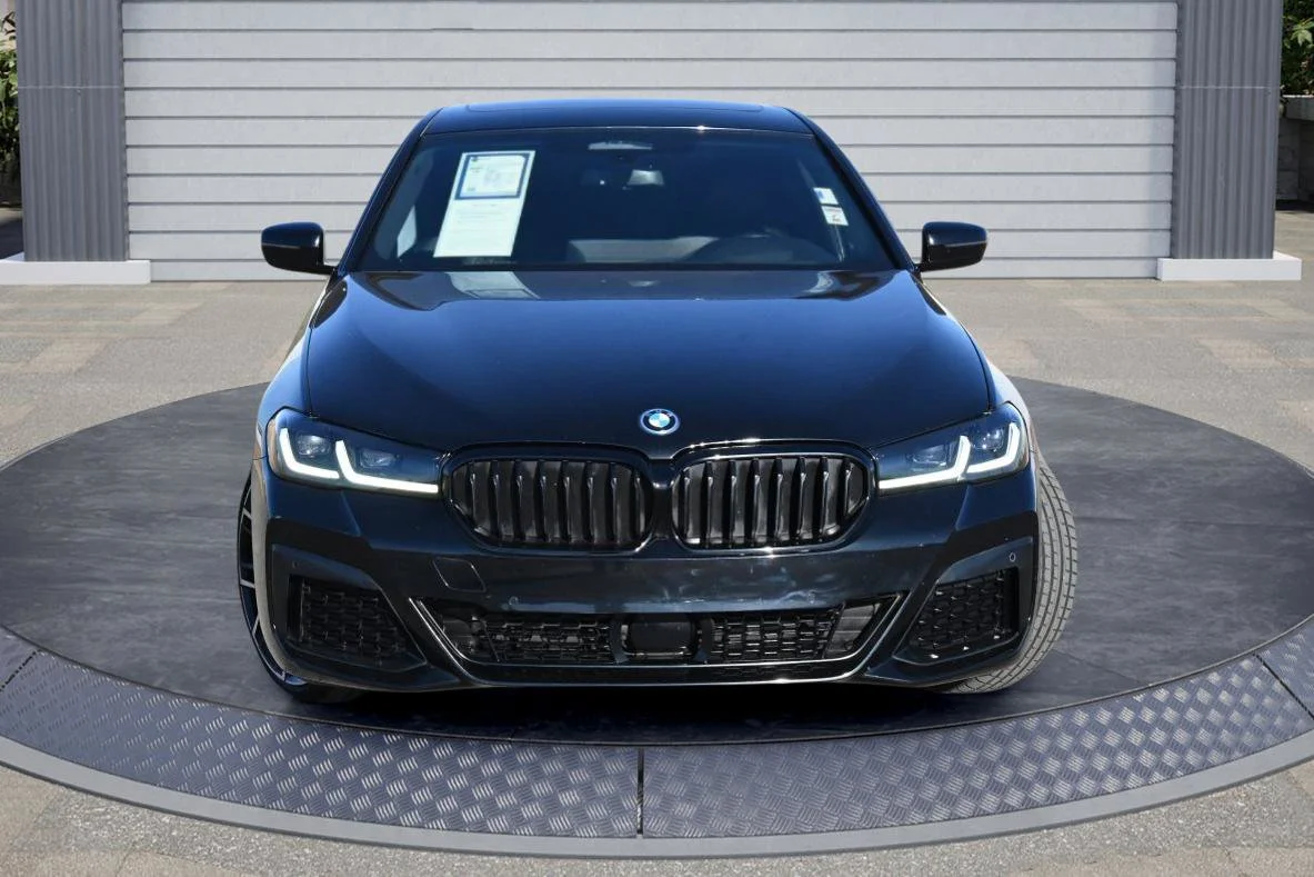 Used 2022 Black Sapphire Metallic BMW 530e iPerformance image 2