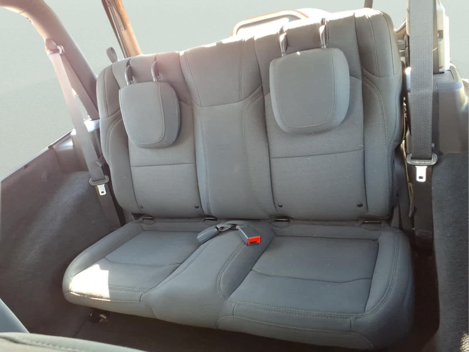 Used 2021 Billet Silver Metallic Clearcoat Jeep Sport image 30