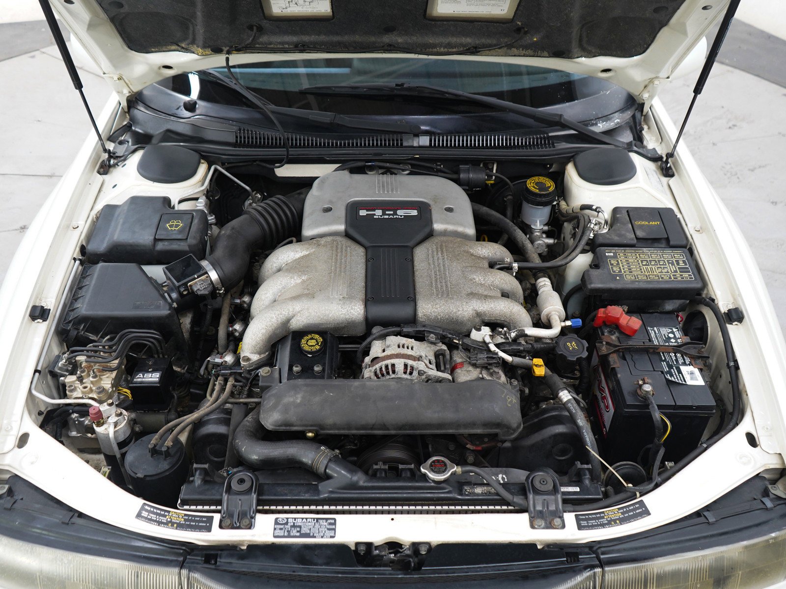 Used 1992 White Subaru  image 24