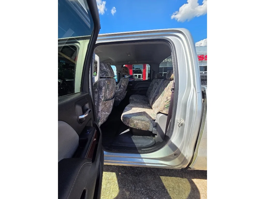 Used 2017 Quicksilver Metallic GMC SLE image 5