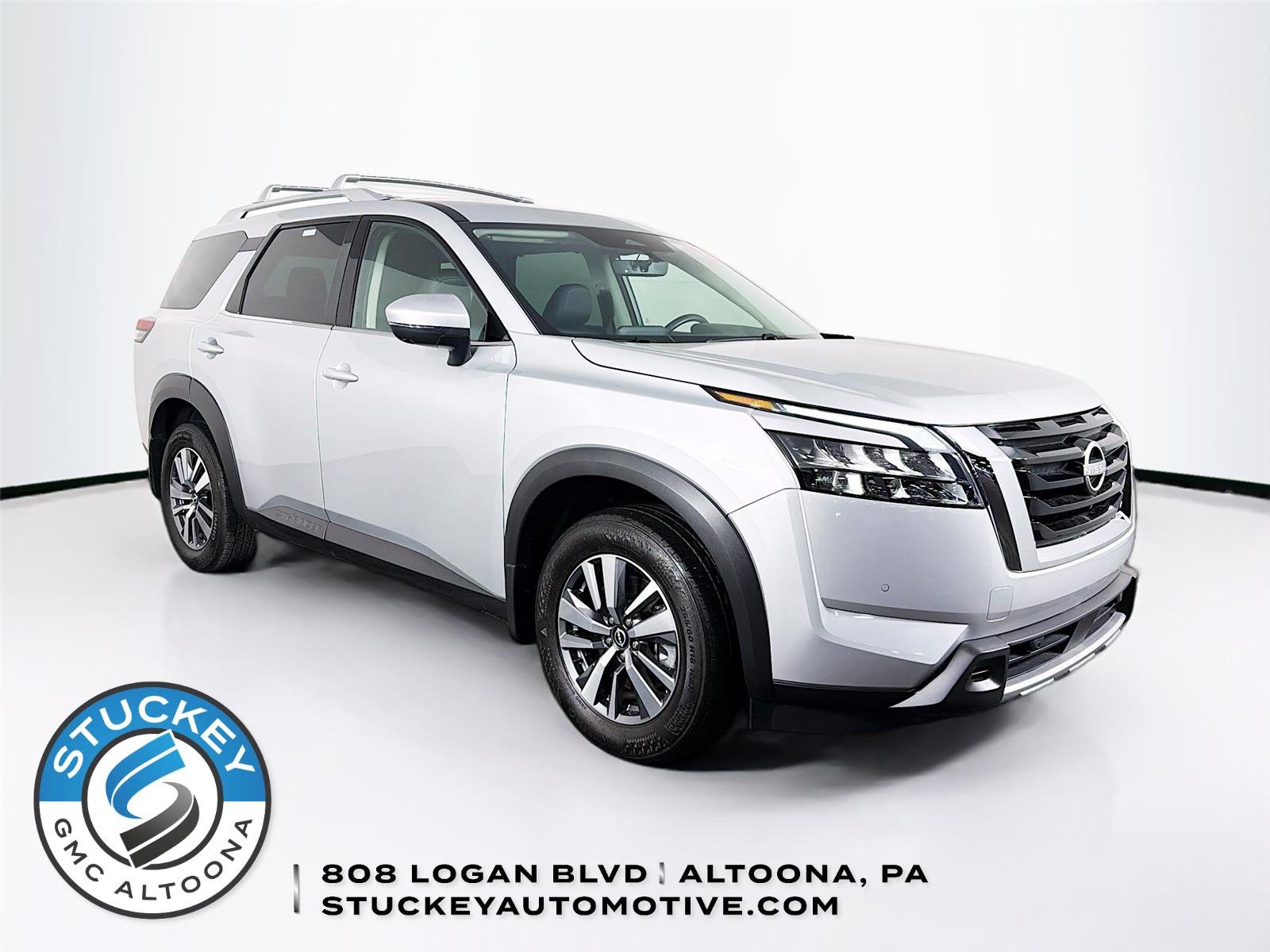 2025 Nissan Pathfinder SL 4WD's photo