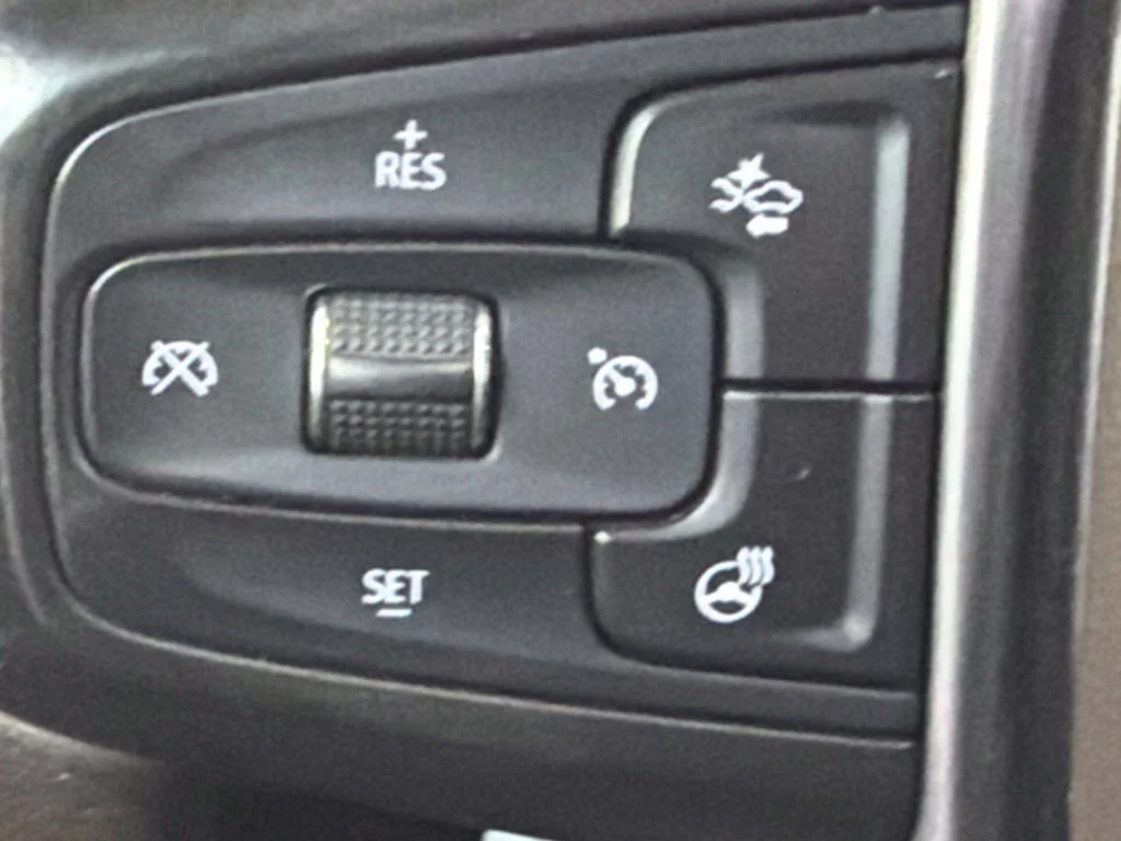 Used 2020 White Frost Tricoat GMC Denali image 36