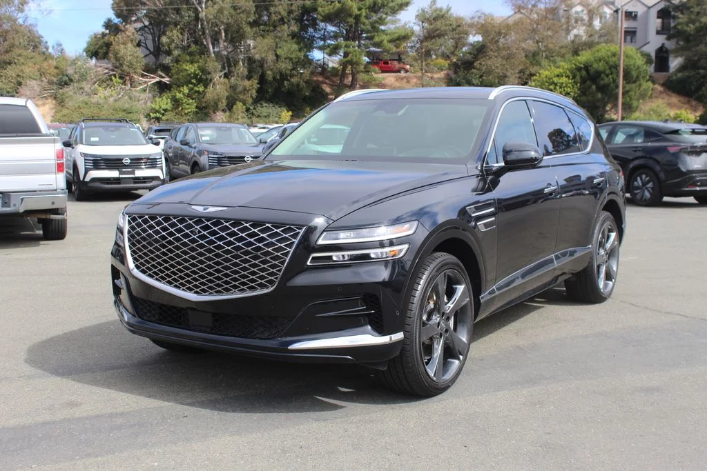 Used 2022 Black Genesis 2.5T image 3
