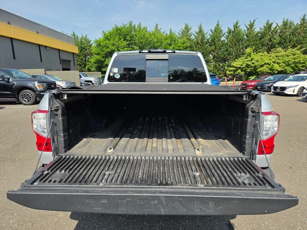 Used 2017 Silver Nissan PRO-4X image 26