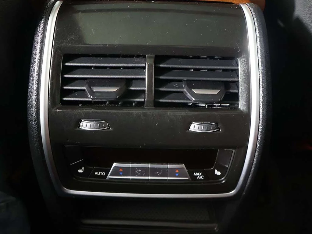 Used 2022 Black BMW M50i image 59