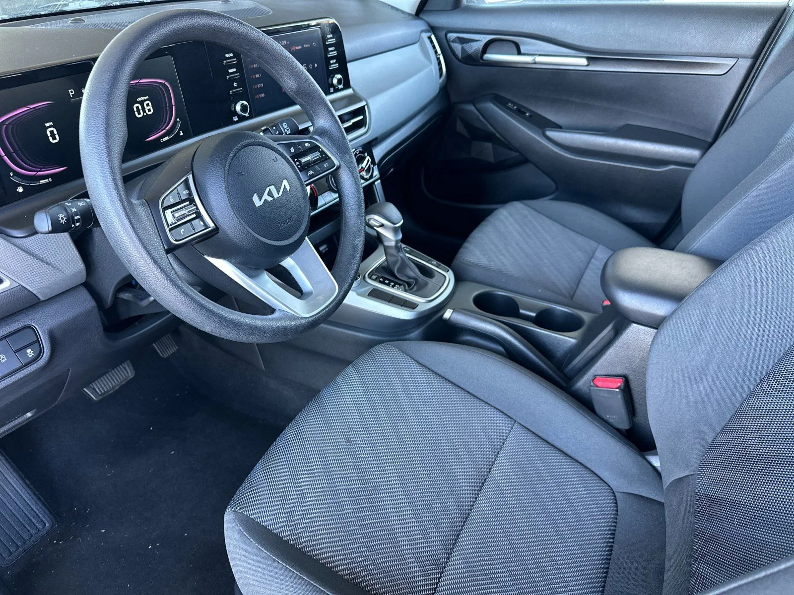 2025 Kia Seltos LX - Photo 9