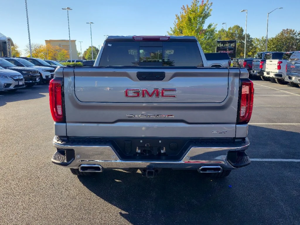 2026 GMC Sierra 1500 SLT - Photo 9