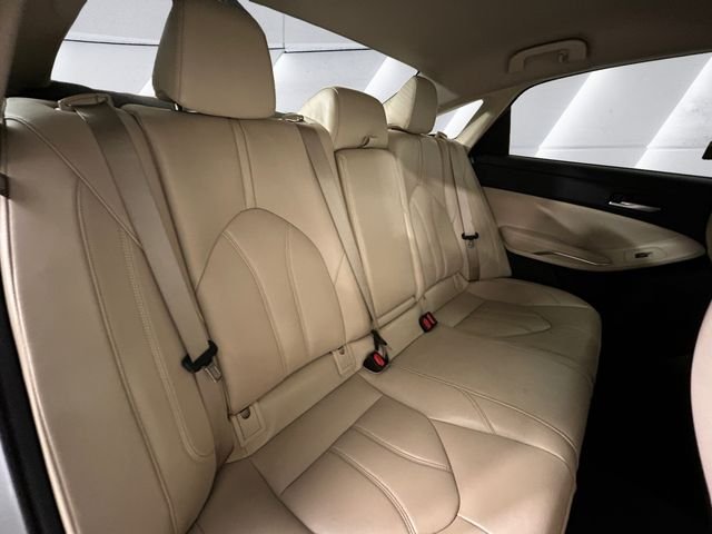 Used 2019 Beige Toyota XLE image 16