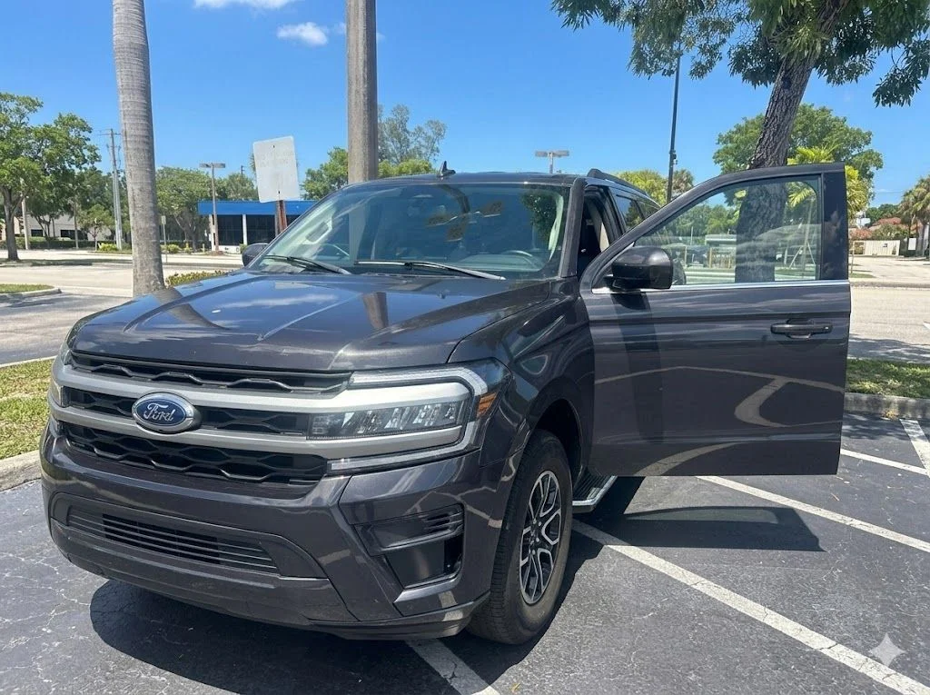 Used 2023 Gray Ford XLT image 1