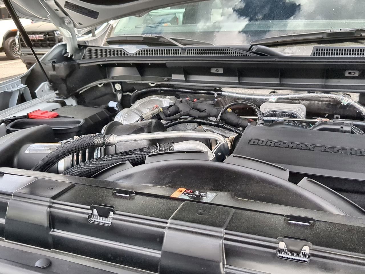 New 2026 Summit White GMC SLE image 29