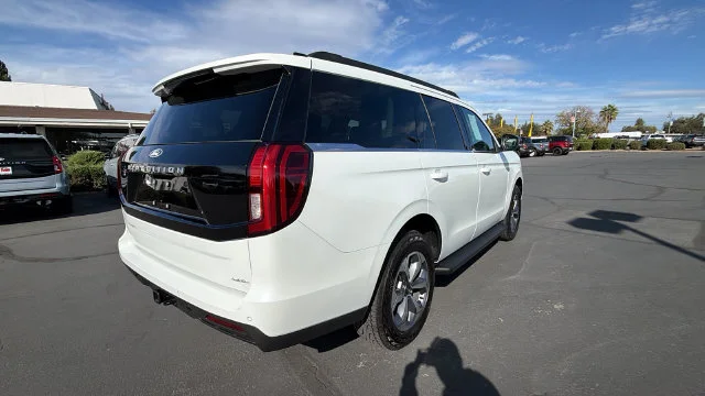 New 2027 Star White Metallic Tri-Coat Ford Active image 4