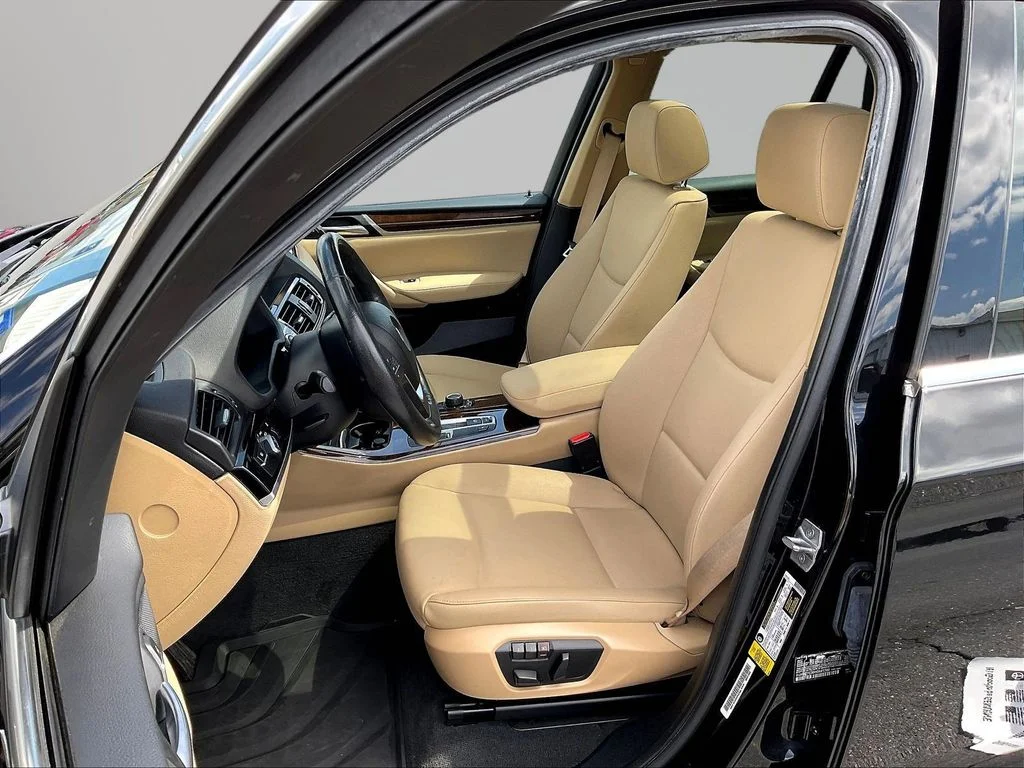 Used 2017 Black BMW sDrive28i image 27